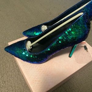 Beautiful worn once sparkly Green/Blue heels